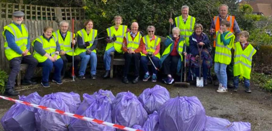 Life Church Petersfield members help clean up town petersfieldpost.co.uk